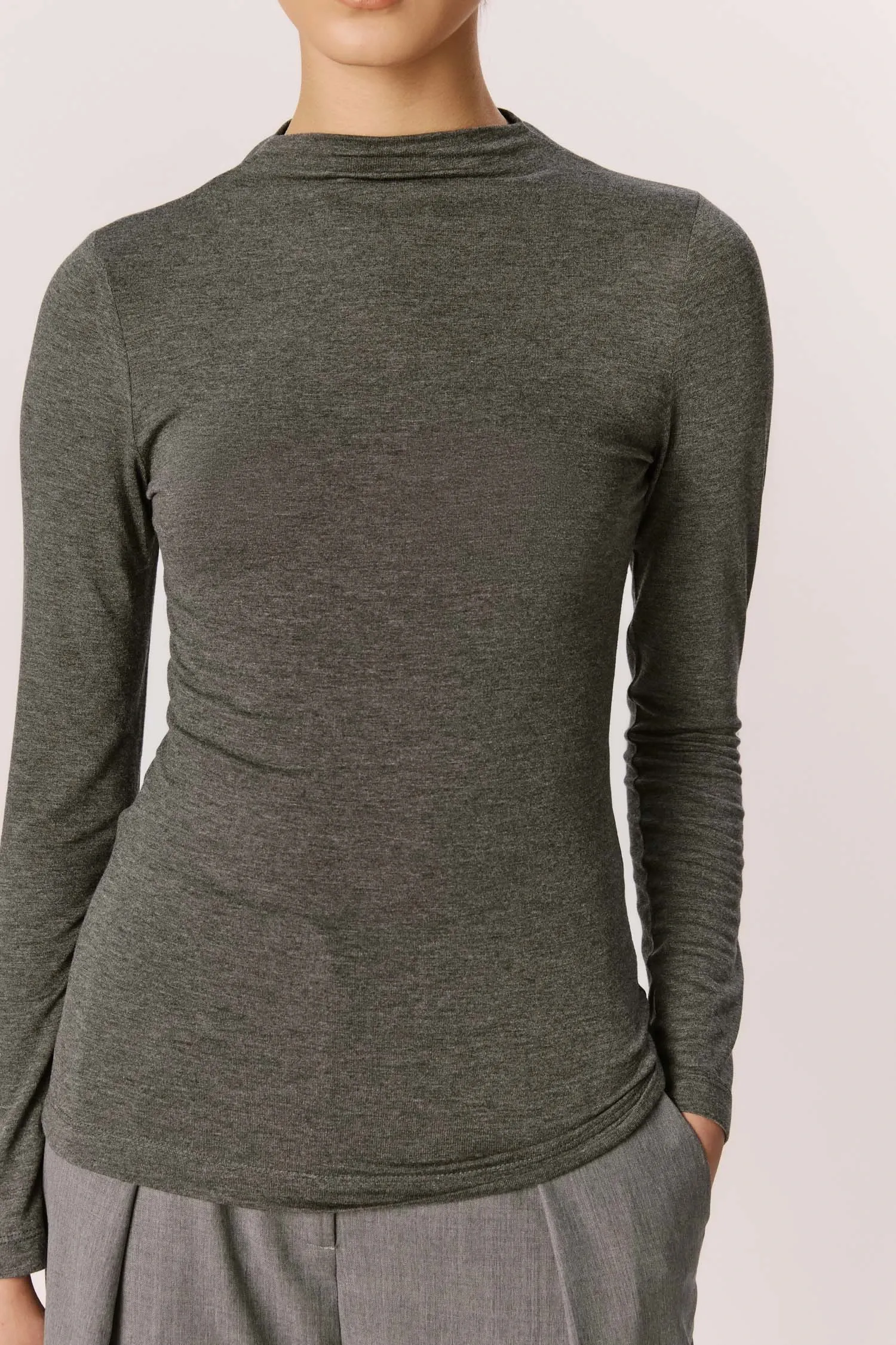 007479_BLUSA_MALHA_MANGA_COMPRIDA_GOLA ALTA_CINZA_MESCLA_ANDREAMARQUES -5-